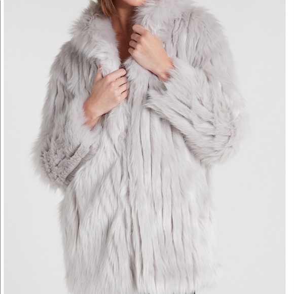 NWOT Express Oversized Faux Fur Coat - Picture 2 of 8